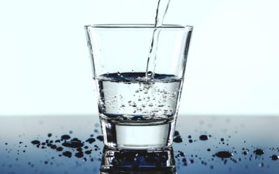 Czy zmiękczacze do wody usuwają z niej związki, które są potrzebne?